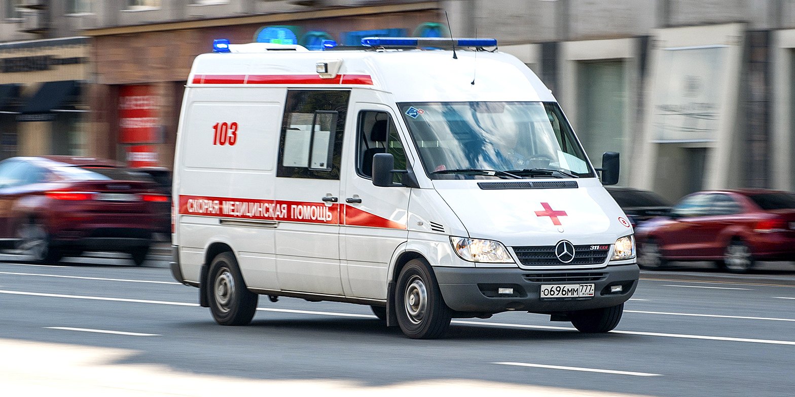 На Декабристов автоледи на «Шкоде» не уступила дорогу «Ладе» и устроила ДТП